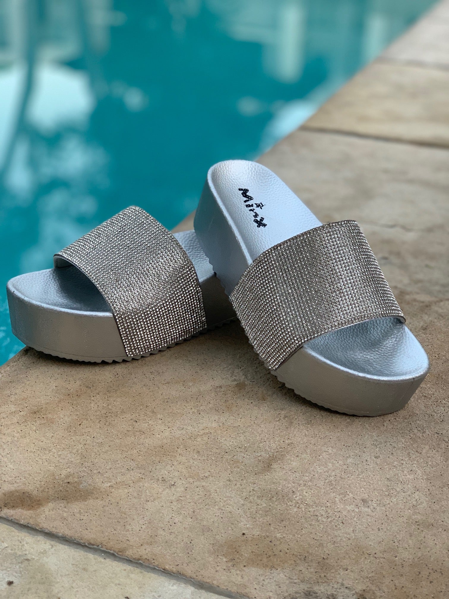 Glitter platform online slides