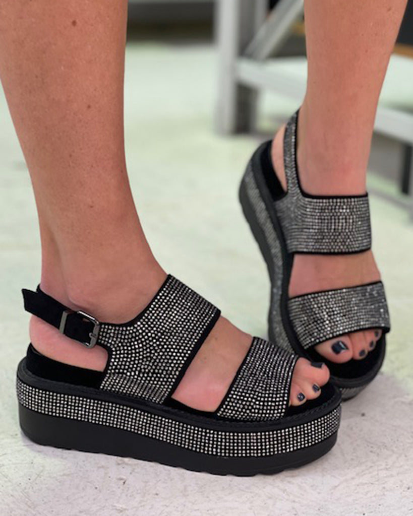 Seeking your sneaky opinion on summer sandal samples!!