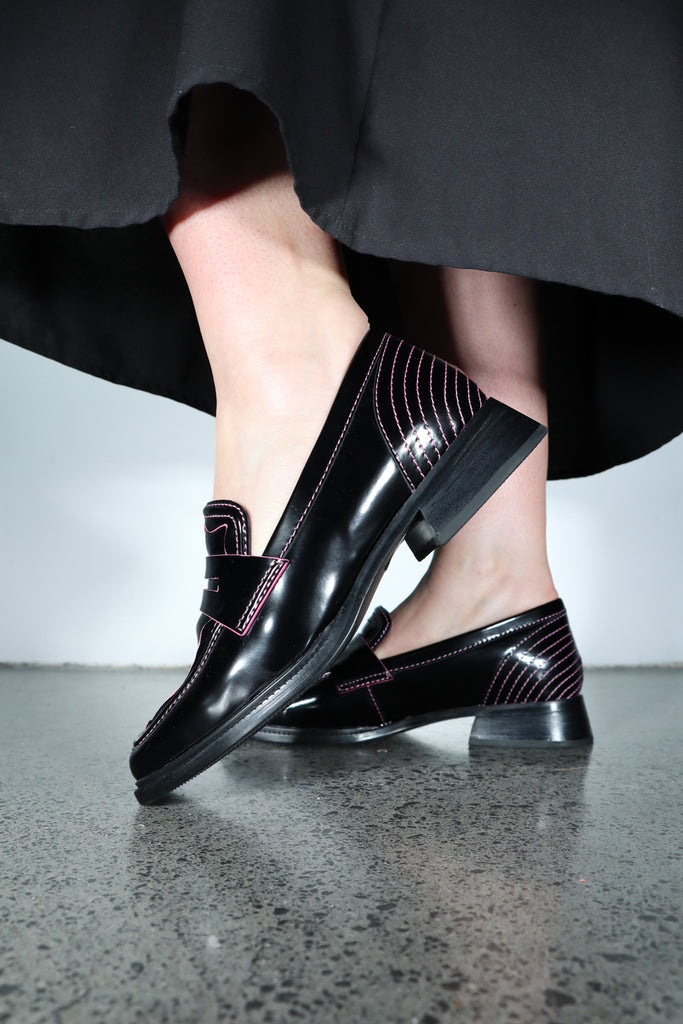 Aspen Black Oil / Hot Pink Feature Stitching / 36 Footwear Minx