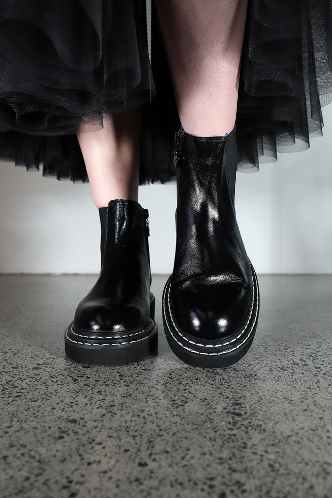 Cali Black Oil/Cobalt Stitch / 36 Footwear Minx