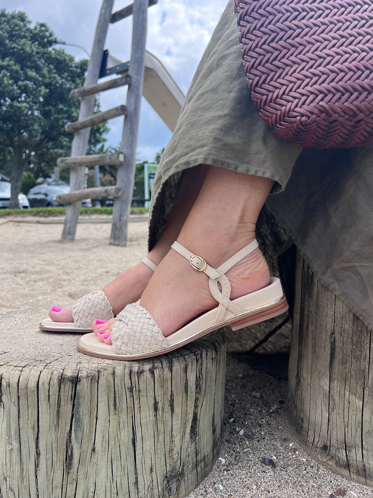 Harmony Almond / 36 Footwear Minx