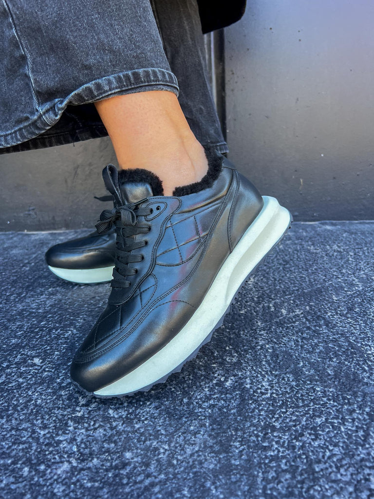 Maxim Black Nappa Quilt Black Shearling / 36 Footwear Minx