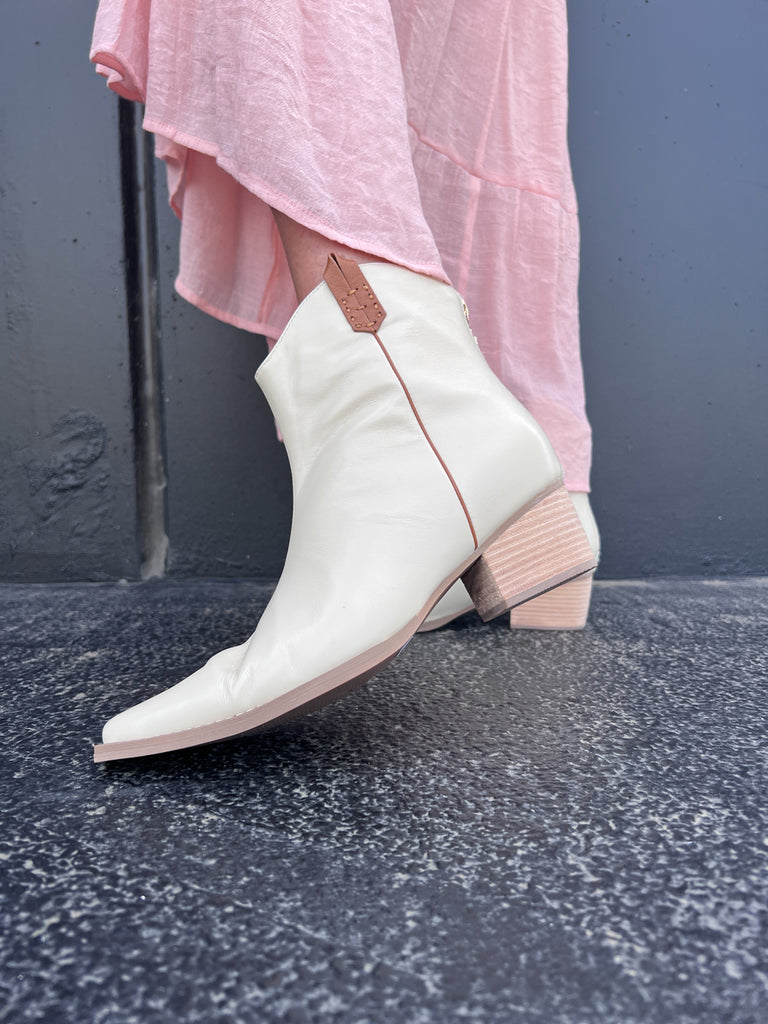 Ryder Black Crinkle Patent/Tan Trim / 36 Footwear Minx