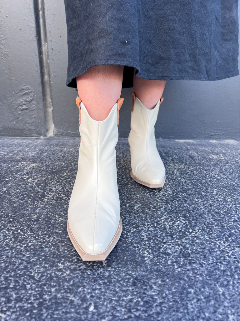 Ryder Black Crinkle Patent/Tan Trim / 36 Footwear Minx