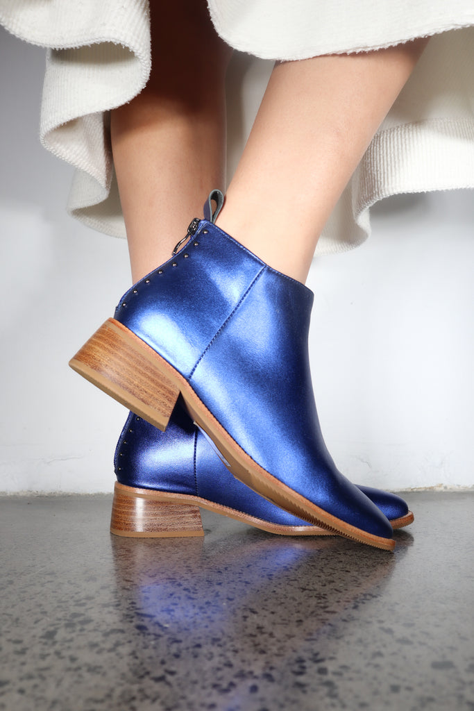 Pippity Pop Black Floral Emboss / 36 Footwear Minx