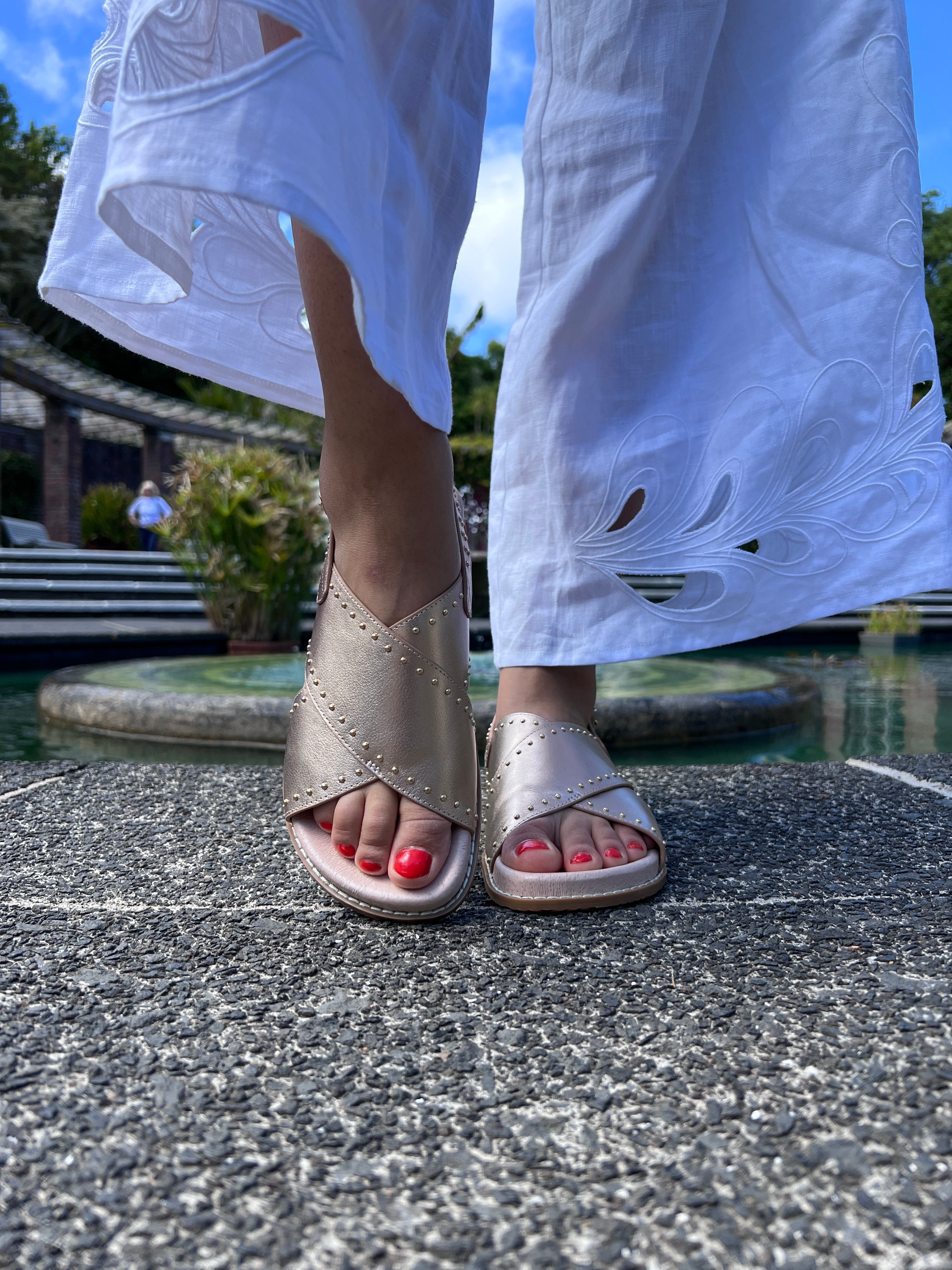 Thrive – Minx Footwear Clothing