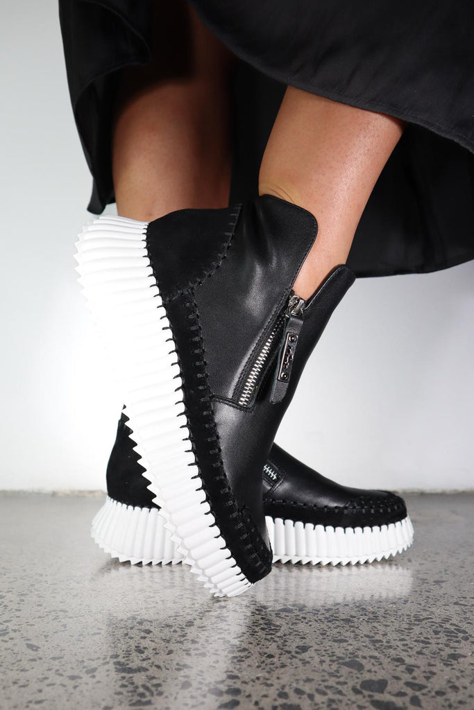 Wesley White / 36 Footwear Minx