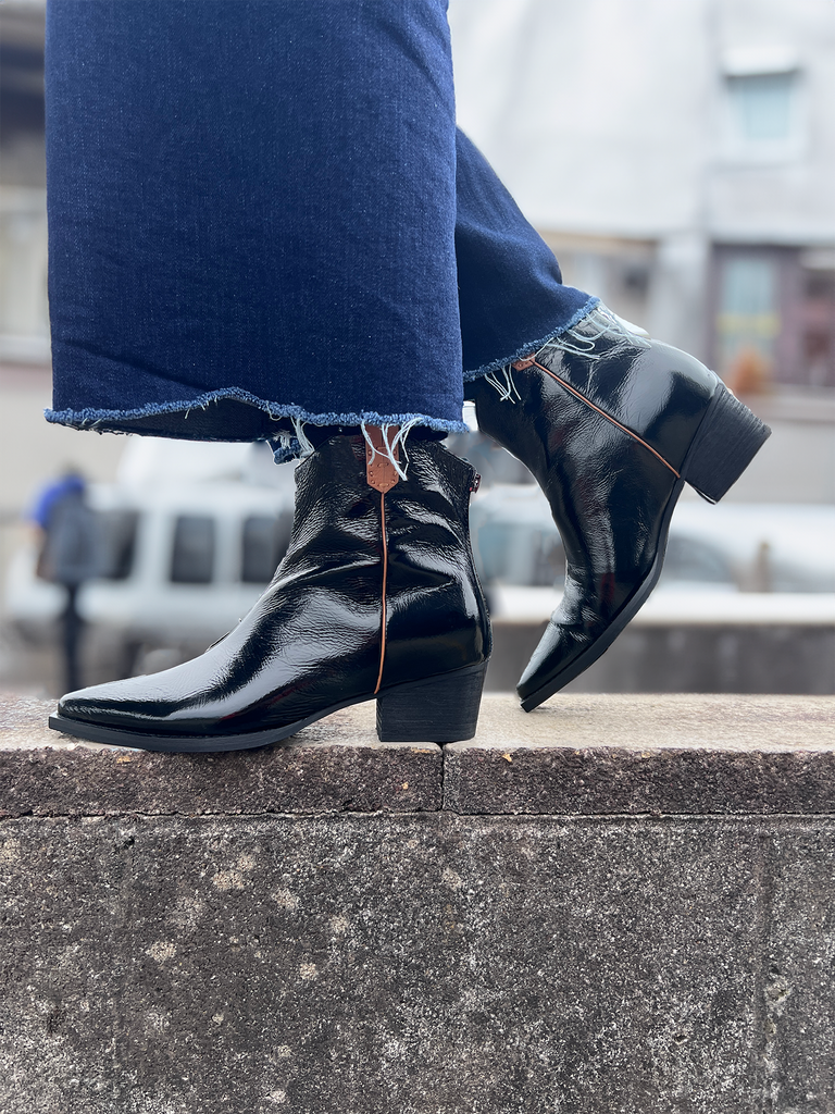 Ryder Black Crinkle Patent/Tan Trim / 36 Footwear Minx