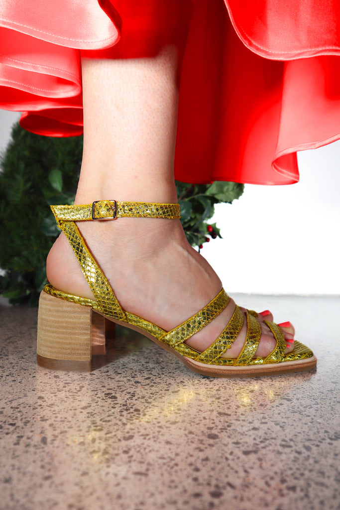 Samba Cyber Gold Metallic Emboss / 36 Footwear Minx