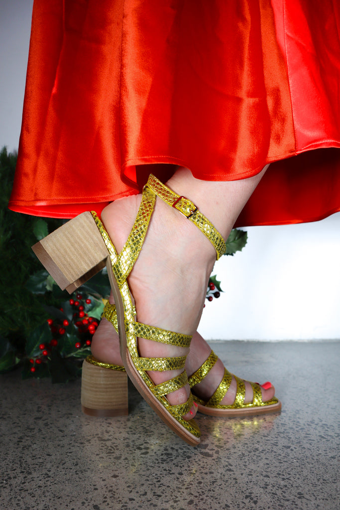 Samba Cyber Gold Metallic Emboss / 36 Footwear Minx