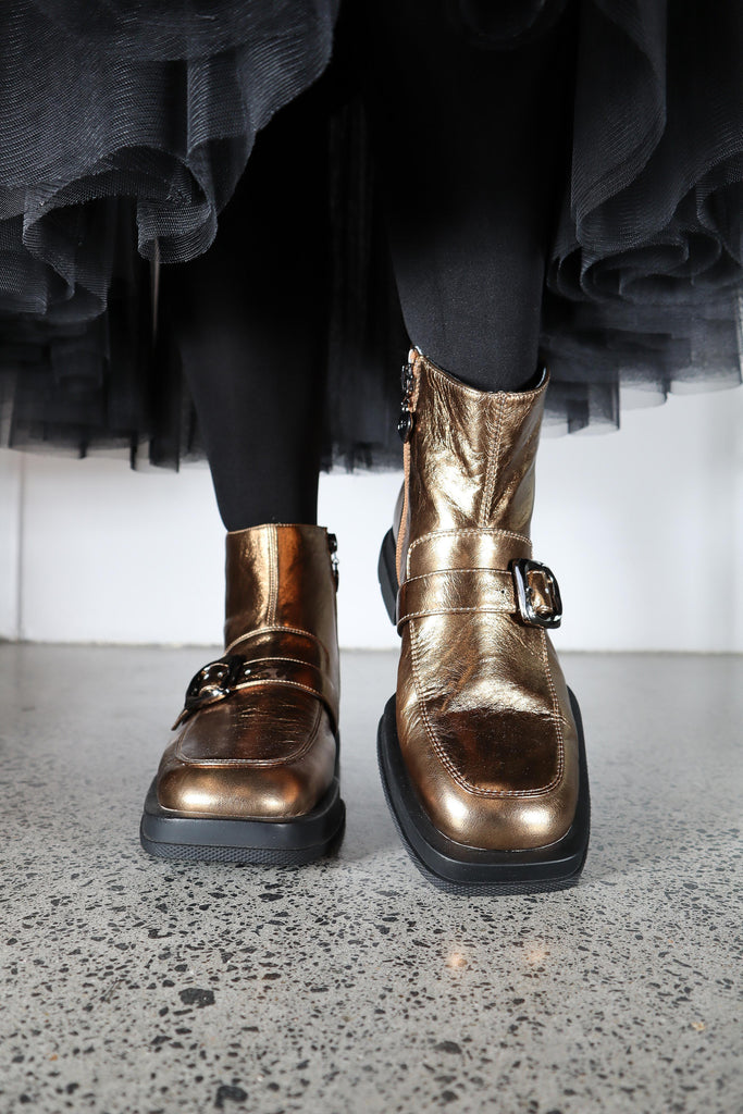 Dale Black / 36 Footwear Minx