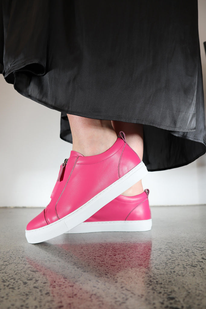 Zoe White / 36 Footwear Minx